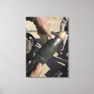 Een squad leider richt aan een vertraging het plaa canvas afdruk