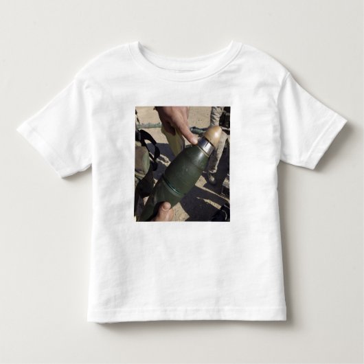 Een squad leider richt aan een vertraging het plaa kinder shirts (Voorkant)