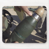 Een squad leider richt aan een vertraging het plaa muismat (Voorkant)