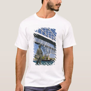 Een standbeeld van Thomas Edison door lokale kunst T-shirt