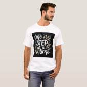 Eén stap tegelijk t-shirt (Voorkant volledig)