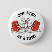 Een stap voor een schimmelaar spun ronde button 5,7 cm (Voorkant)