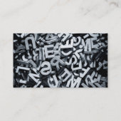Een stapel houten letters in het Engels en monochr Visitekaartje (Achterkant)