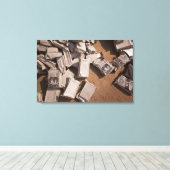 Een stapel maaltijden klaar om te eten canvas afdruk (Insitu (Houten vloer))