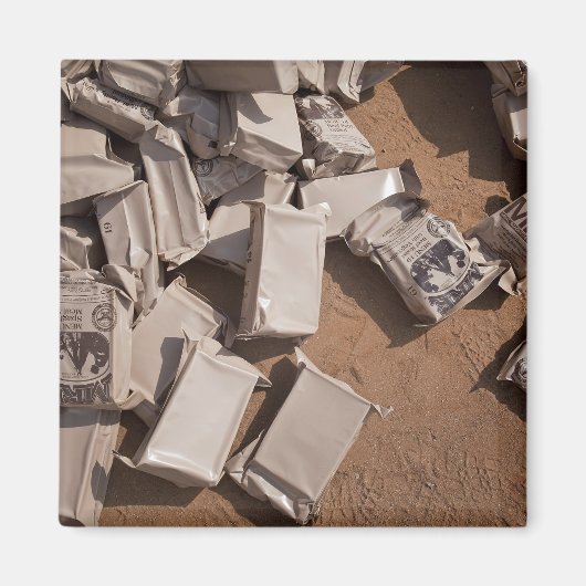 Een stapel maaltijden klaar om te eten magneet (Voorkant)