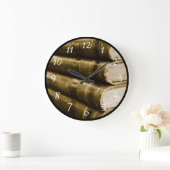 Een stapel oude boeken grote klok (Huis)