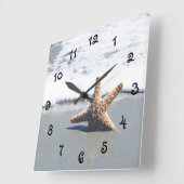 Eén Starfish gewassen Ashore Vierkante Klok (Hoek)