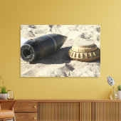 Een statische vertoning van een omgezette ordnance canvas afdruk (Insitu (Woonkamer))