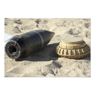 Een statische vertoning van een omgezette ordnance foto afdruk