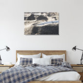 Een statische vertoning van een ordnance shell canvas afdruk (Insitu (Slaapkamer))