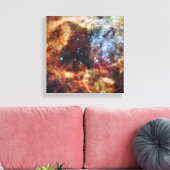 Een stellair kraambed, R136 genaamd Canvas Afdruk (Insitu (Woonkamer))