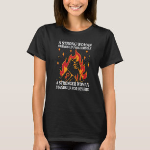 Een sterke vrouw staat op het punt zichzelf te ver t-shirt