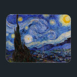 Een Sterrennacht: Saint Remy van Vincent van Gogh Magneet<br><div class="desc">Het jaar is 1889. Vincent van Gogh is een patiënt in het Saint-Paul-de-Mausole asiel in Saint-Rémy-de-Provence, Frankrijk. Hij lijdt aan een psychische aandoening en zijn artsen hebben hem geadviseerd om binnen te blijven en niet te schilderen. Maar Van Gogh kan de drang tot creëer niet weerstaan en brengt zijn dagen...</div>