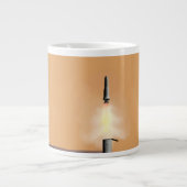 Een stijgend voertuig verlaat Mars. 2 Grote Koffiekop (Voorkant)