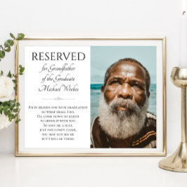 Een stoel opslaan ter nagedachtenis van grootvader poster