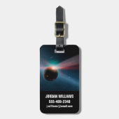 Een Storm van kometen in het Eta Corvi-systeem. Bagagelabel (Voorkant verticaal)