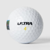Een straat in Derby Golfballen (Logo)