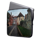 Een straat in York Laptop Sleeve (Voorkant Links)