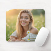 Een stralende Helena Chevalier in Flowering Meadow Muismat (Met muis)