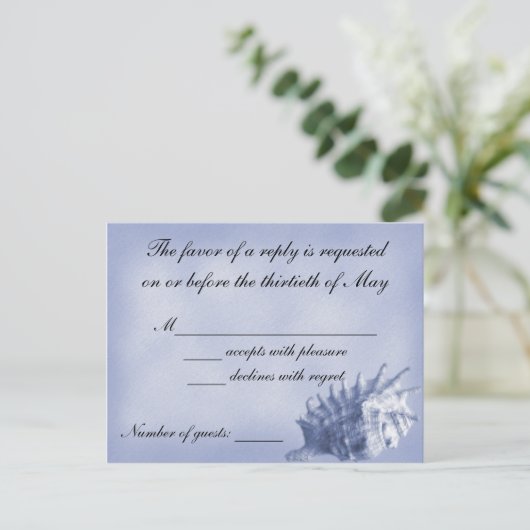 Een strand bruiloft RSVP kaart (donkerblauw) (Staand voorkant)