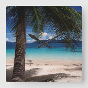 Een strand op Koh Wai Island in Thailand Vierkante Klok