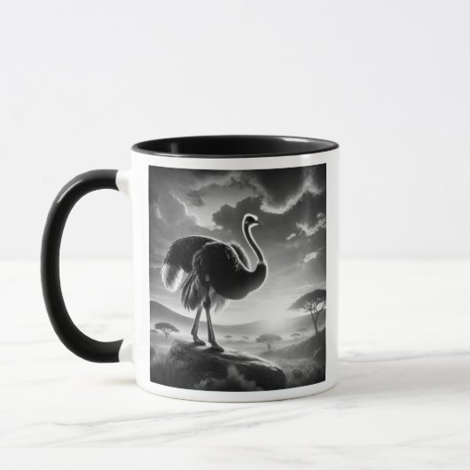 Een struisvogel op een rots in savanne. mok (Links)