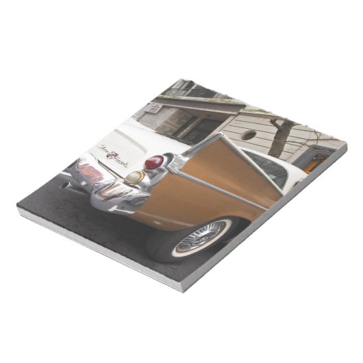 Een Studebaker Silver Hawk Classic Car geparkeerd  Notitieblok (Linkerzijde)