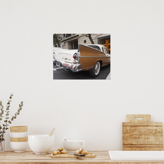 Een Studebaker Silver Hawk Classic Car geparkeerd  Poster (Keuken)