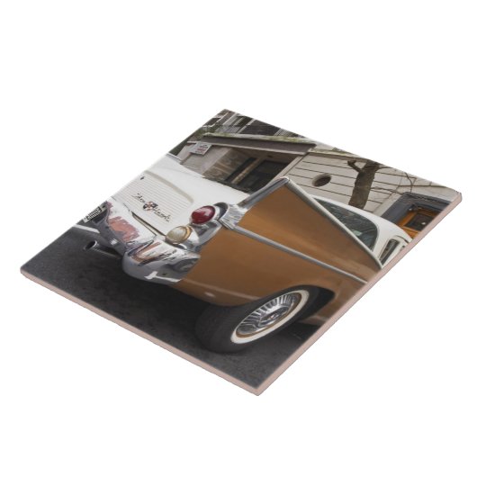 Een Studebaker Silver Hawk Classic Car geparkeerd  Tegeltje (Zijkant)