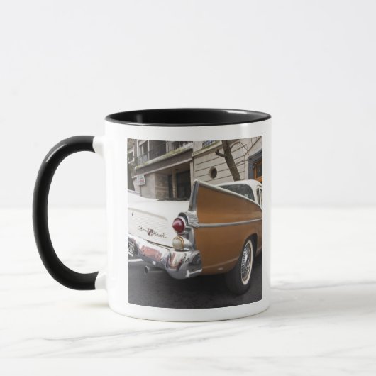 Een Studebaker Silver Hawk klassieke auto geparkee Mok (Links)