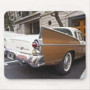 Een Studebaker Silver Hawk klassieke auto geparkee Muismat