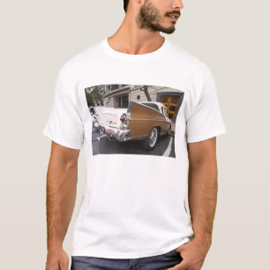 Een Studebaker Silver Hawk klassieke auto geparkee T-shirt