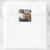 Een Studebaker Silver Hawk klassieke auto geparkee Vierkante Sticker (Tas)