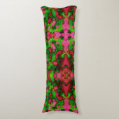 Een studie in roze en groen lichaamskussen (Voorkant Verticaal)