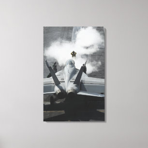 Een stuurhutregisseur signaleert een F/A-18F Canvas Afdruk