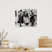 Een Suffragette die kranten verkoopt aan twee Poster (Keuken)