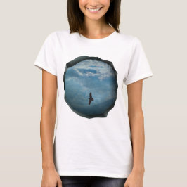 Een surrealistisch stuk van Sky Graphic T-shirt