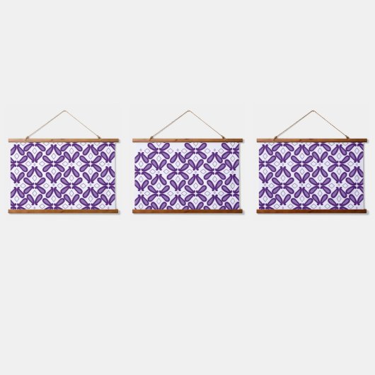 Een symmetrisch patroon met witte en paarse m hangend wandkleed (Driedubbel)