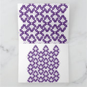 Een symmetrisch patroon met witte en paarse m kaart (Binnen)