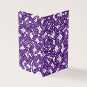 Een symmetrisch patroon met witte en paarse m kaart (Buitenkant)