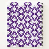 Een symmetrisch patroon met witte en paarse m notitieboek (Achterkant)