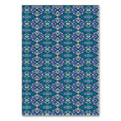 Een symmetrisch patroon van blauwe motieven op een kaart (Achterkant)