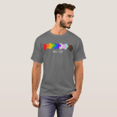 Een T-shirt van TIR Progress Pride (Voorkant volledig)