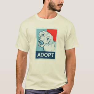 Een T-shirt voor de hond aannemen