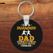 Een Taekwondo Vader Als Een Gewone Vader Behalve V Sleutelhanger (Voorkant)