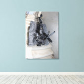 Een Talon 3B-robot-eenheid die een trap beklimt Canvas Afdruk (Insitu (Houten vloer))