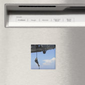 Een technicus voor het verwijderen van explosieven magneet (Insitu (Vaatwasser))