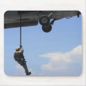 Een technicus voor het verwijderen van explosieven muismat (Voorkant)