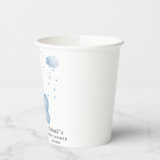 Een teddybeer met een luchtballon papieren bekers (Links)