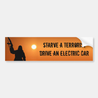 Een terrorist opjagen, een elektrische auto bestur bumpersticker